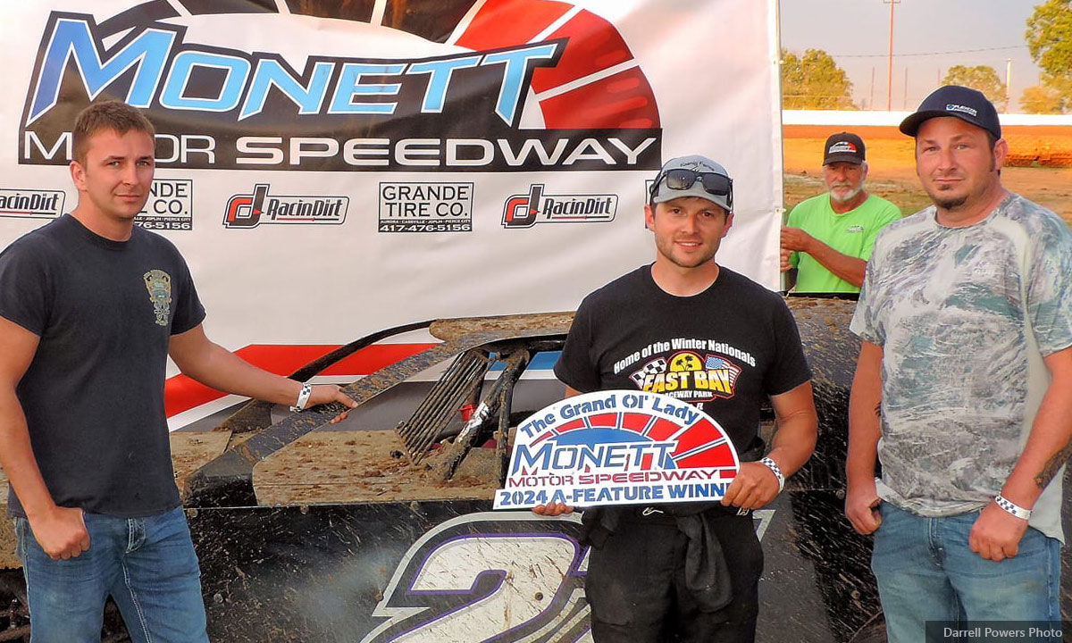 Trent Robinson won the USRA B-Mod main event.